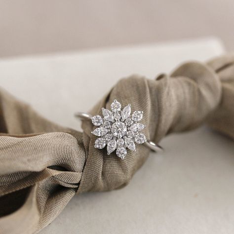 4,247 Likes, 25 Comments - Olive Avenue Jewelry (@oliveavejewelry) on Instagram: “NOELLE • we posted our inspiration behind this unique ring in our stories today so be sure to take…” Round Diamond Wedding Rings, Olive Avenue, Round Moissanite Engagement Ring, Diamond City, Round Solitaire Engagement Ring, Diamond Cluster Engagement Ring, Antique Diamond Rings, Ring Halo, Wedding Rings Halo