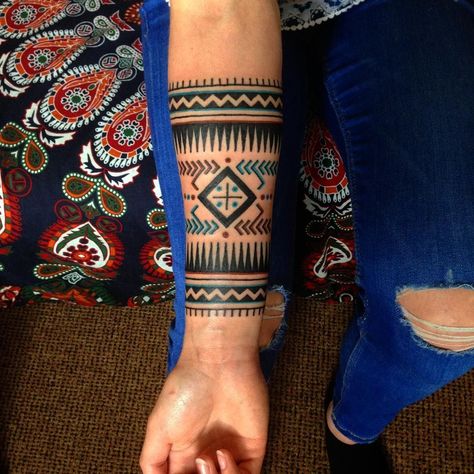 Western Bracelet Tattoo, Traditional Tattoo Indian, Indigenous Tattoos, Larry Tattoos, Be Still Tattoo, Horse Tattoos, Hat Burning, Mexican Tattoo, Wrist Tattoo Designs