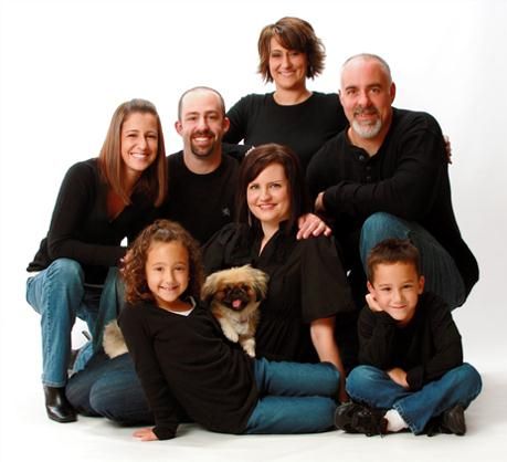 Group Posing, Large Family Poses, Studio Family Portraits, Family Portrait Poses, Fotos Ideas, Nikon D5100, Group Poses, Studio Poses, Family Poses