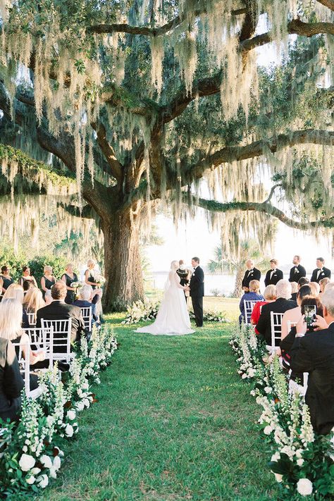 beaulieu-oaks-historic-estate-wedding-or-lowcountry-wedding-photographer Hannah Forsberg 5 Golf Course Wedding Ceremony, White Flower Bouquet, Harbor Wedding, Lowcountry Wedding, Golf Course Wedding, Spa Resort, Outdoor Wedding Ceremony, Resort Wedding, Estate Wedding