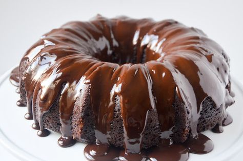 Chocolate Sour Cream Bundt Cake, Sour Cream Bundt Cake, Old Fashioned Chocolate Cake, Chocolate Bundt, Chocolate Bundt Cake, Chocolate Lava, Lava Cake, Bundt Cakes Recipes, Lava Cakes