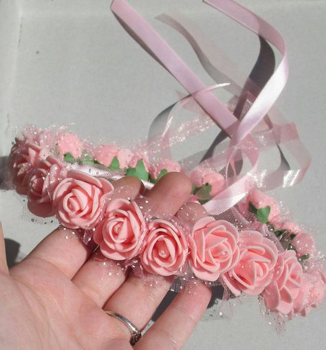 Flower Girl Crown Wedding, Diy Birthday Crown, Wedding Flower Jewelry, Wedding Flower Crown, Pink Flower Crown, Wedding Doors, How To Make Rose, Flower Tiara, Diy Crown