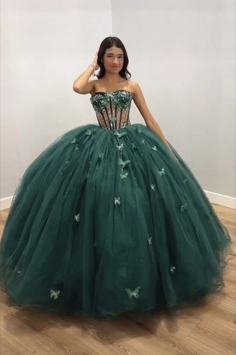 Emerald Quince Dress Forest Green Sweet Sixteen Dress, Emerald Green Ball Gown Corset, Green Corset Quinceanera Dresses, Dark Green Quinceanera Dresses Long, Quince Dresses Corset, Emerald Green Butterfly Quince Dress, Emarld Green Quince Dress, Emerald Green Debut Gown, Emarld Green Quinceanera Dresses