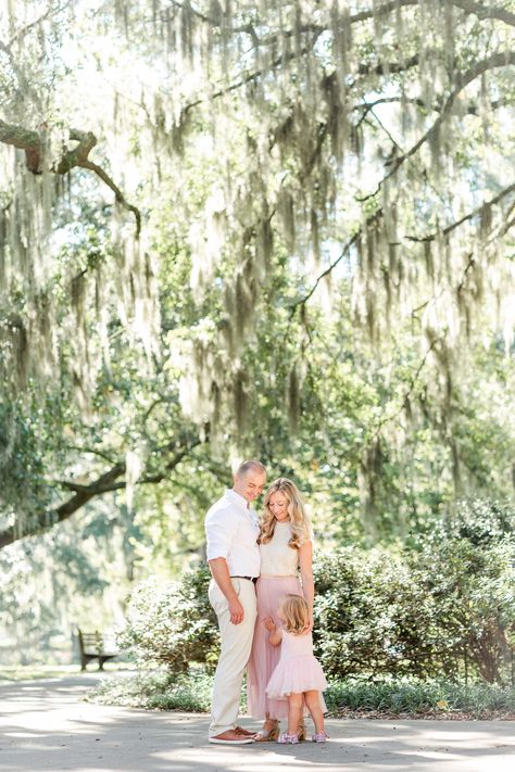 Savannah Family Photos, Amber Photography, Savannah Ga Wedding, Authentic Photos, 2024 Family, Downtown Savannah, Photos Inspo, Beach Sessions, Christmas Family Photos