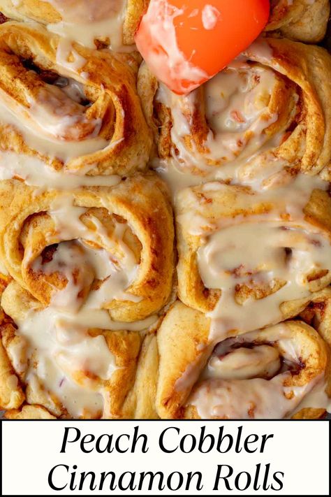 Enjoy the flavors of summer with these peach cobbler cinnamon rolls! This fresh peach recipe is perfect for breakfast or dessert, combining the best of a classic cobbler and cinnamon roll into one irresistible treat. Breakfast Peach Cobbler, Peaches And Cinnamon Rolls, Peach Sweet Rolls, Peaches Breakfast Recipes, Peach Cobbler Cinnamon Rolls Recipe, Peach Rolls, Peach Cinnamon Rolls, Peach Cobbler Cinnamon Rolls, Cinnabon Rolls