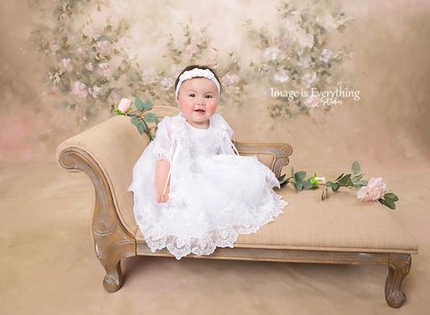 Christening Photoshoot Ideas, Bautizo Photoshoot, Baptism Picture Ideas, Christening Photoshoot, Baptism Photoshoot, Baptism Pictures, Baptism Photography, Christening Photos, Dedication Ideas