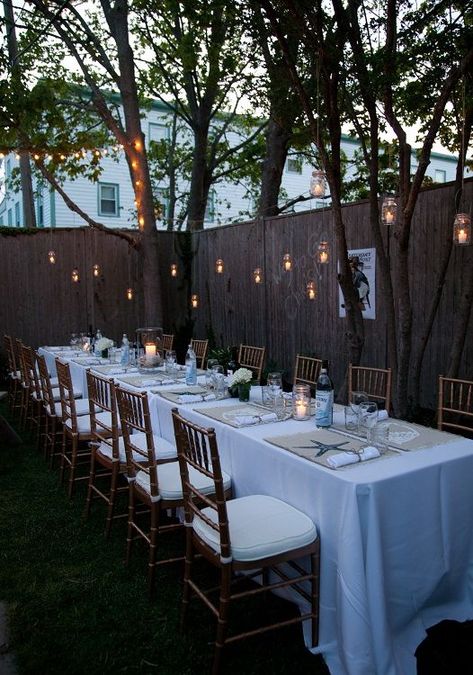 Small Simple Wedding, Backyard Dinner Party, Small Backyard Wedding, Simple Table Settings, Wedding Backyard Reception, Backyard Reception, Wedding Reception Ideas, Dinner Party Table, Party Table Settings