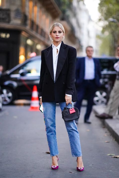 Best Blazers 2022 Simple Jeans Outfit, Kenza Zouiten, Caroline Daur, Look Jean, Tailoring Jeans, Outfit Formulas, Paris Outfits, Mode Casual, Pretty Blouses