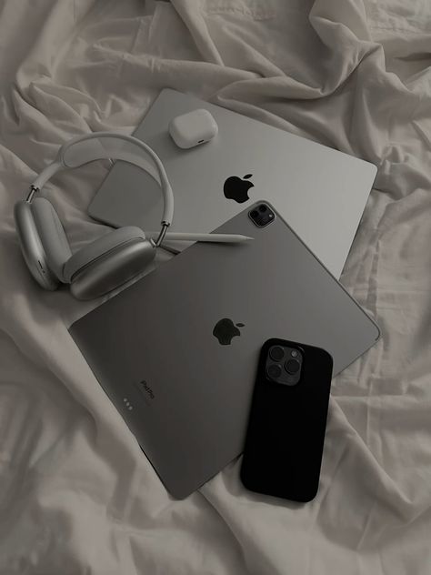 aesthetic, apple, airpods pro, airpods max, iphone, iphone pro, iphone pro max, macbook air, macbook pro, ipad pro, photo, uni, university, school, vibe, black, space grey, silver, white, chrome, music, headphones Afro Music, Manifesting Vision Board, Dream Vision Board, Iphone Obsession, Life Vision Board, Vision Board Manifestation, Apple Phone Case, Apple Laptop, Vision Board Inspiration