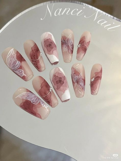 China Nails Design, China Nails, Kutek Disney, Fake Nails Designs, Art Deco Nails, Fantasy Nails, Vintage Nails, Beauty Nails Design, Blush Nails