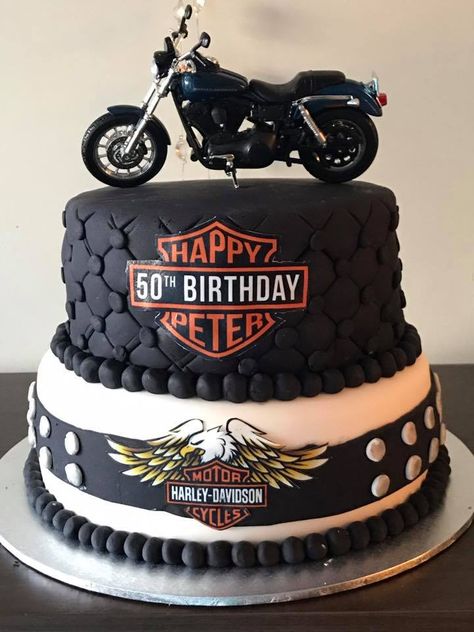 Harley Davidson Birthday Cake For Men, Biker Cake Ideas, Harley Davidson Birthday Party, Motorcycle Cakes, Red Party Themes, Motorcycle Birthday Cakes, Harley Davidson Cake, 2 Happy Birthday, Harley Davidson Birthday