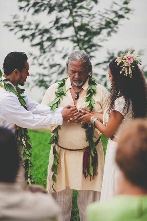 Traditional Hawaiian Wedding, Wedding Traditions, Multicultural Wedding, Wedding Photography Tips, Bridal Musings, Hawaiian Wedding, Maui Weddings, Personalized Wedding Favors, Wedding Event Planning