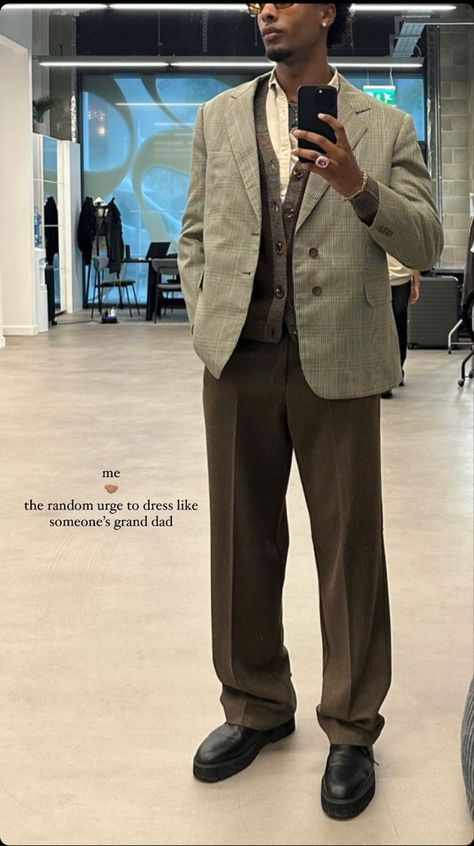 Men Suit Street Style, Nba Formal Outfit, Loose Fitting Suits Men, Street Business Casual Outfits, Vest Outfits Men Formal, Quite Luxury Outfits Men, Church Clothes Men, Black Ivy Style Men, Brown And Green Suit