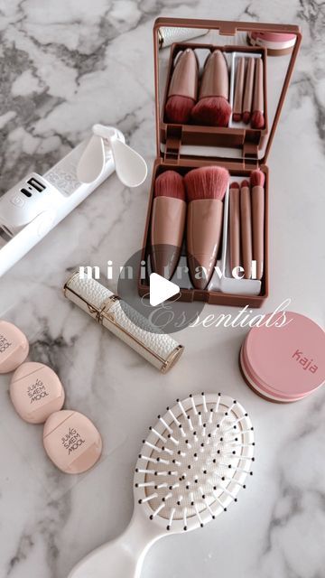 Travel Minis Products, Mini Travel Essentials, Mini Makeup Products, Mini Makeup Kit, Organized Ideas, Mini Cosmetics, Makeup Suitcase, Trip Fashion, Travel Size Makeup