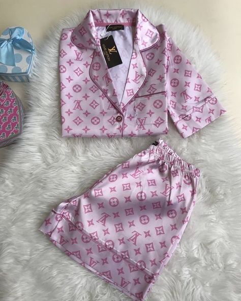 Pink Loungewear, Cute Pjs, Mode Zara, Cute Sleepwear, Cute Pajama Sets, Cute Lazy Outfits, Lazy Outfits, Cute Pajamas, Loungewear Set