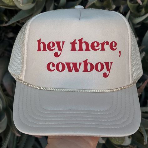 Hey There Cowboy White Trucker Hat Elevate Your Style With High-Quality Hats, Shipped Fast! Summer Cowgirl Outfits, Country Music Festival Outfits, Funny Trucker Hat, White Trucker Hat, Country Hats, Custom Trucker Hats, Music Festival Outfits, Trendy Hat, Quality Hats