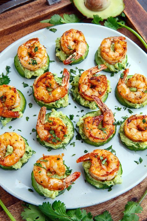 Cucumber Bites Appetizers, Blackened Shrimp, Avocado Cucumber, Cucumber Bites, Fingerfood Party, Shrimp Avocado, Summer Appetizer, Appetizer Bites, God Mat