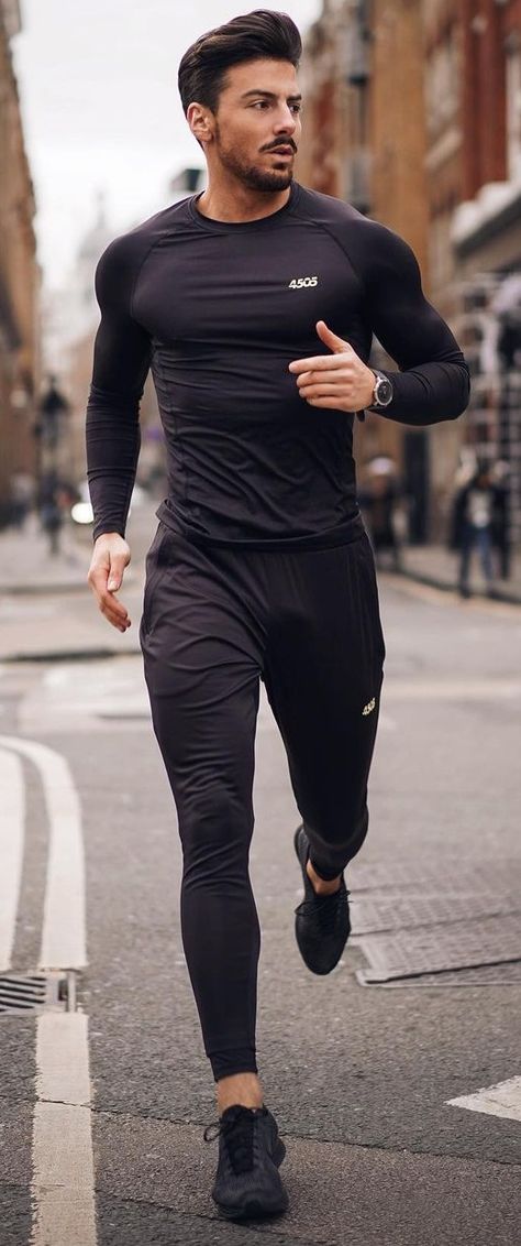 10 Workout Outfits That Will Make You Look Fit and Fine Athlete Outfits Men, Men’s Workout Outfit, Mens Workout Clothes Outfits, Men’s Running Outfit, Gym Look Men, Workout Outfit Men, Mens Running Outfit, Male Gym Outfit, Gym Outfit For Men