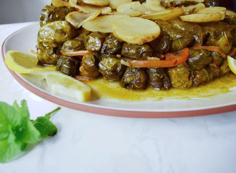 Warak Enab, Stuffed Grape Leaves, Middle Eastern Dishes, Mint Sauce, Using A Pressure Cooker, So Satisfying, Sliced Potatoes, A Chef, Juicing Lemons