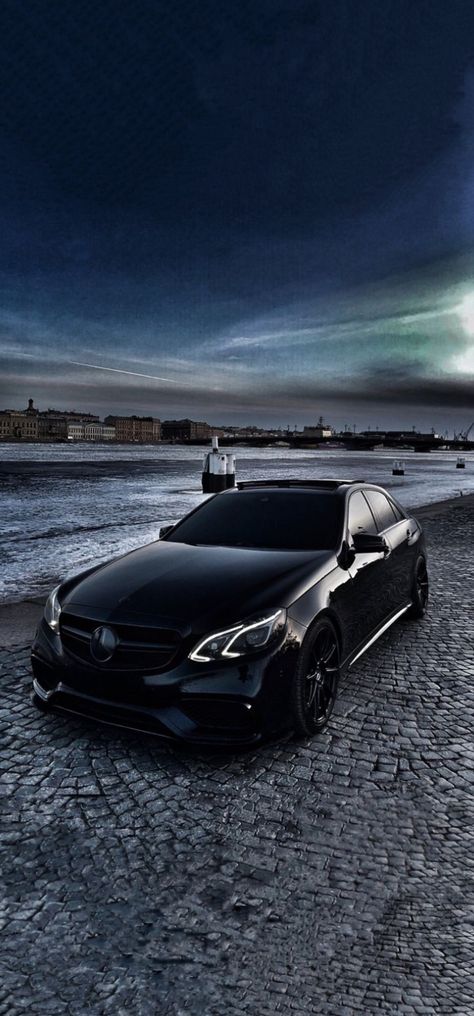 Mercedes E63 Amg, Mercedes Benz Wallpaper, Mercedes Benz World, Mercedes Benz E63, Mercedes Wallpaper, C 63 Amg, New Movie Posters, Thierry Henry, Night Scenery