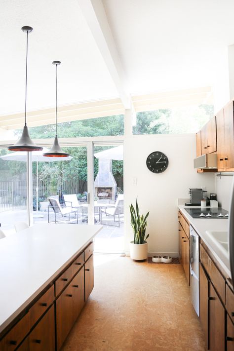 Living_HitherandThither-10 Cork Flooring Kitchen, Wood Floor Stain Colors, Cork Floor, White Wall Bedroom, Wooden Table And Chairs, White Kitchen Island, Simple Furniture, Cork Flooring, Wood Kitchen Cabinets