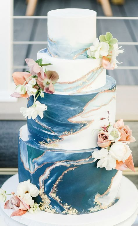 Fall Wedding Cake Pro-Tip: Integrate “something blue:” A marbled, blue hue cake was the perfect complement to waterfront nuptials. Wedding Cake: Paper Cakes Events Wedding Photographer: Ellie Koleen Wedding Planner: Vanessa Noel Events Wedding Cake Designs Blue, Fall Wedding Cake, Dream Wedding Cake, Beach Wedding Cake, Marble Wedding, Wedding Cakes Blue, Themed Wedding Cakes, Blue Themed Wedding, Fall Wedding Cakes