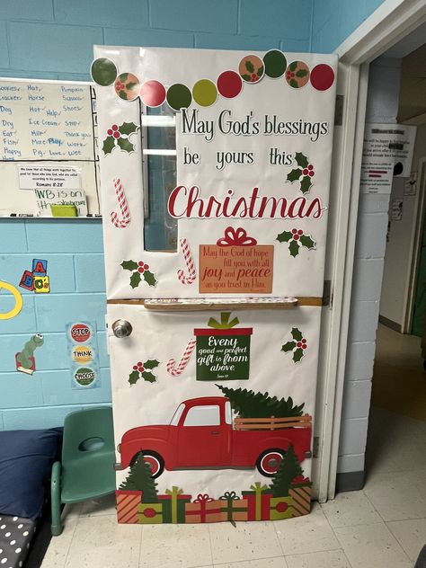 Christmas Study, Christmas Door Ideas, Christmas Door Decorating, Christmas Door Decorating Contest, Driving Home For Christmas, Happy Pig, Door Decorating Contest, Classroom Doors, Holiday Decor Ideas