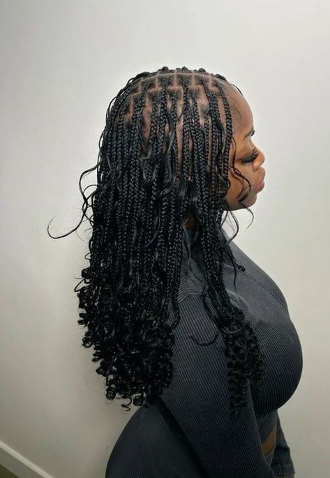 Braids Light Skin, Fresh Braids, Style Black Hair, Hair Twists Black, Air Style, Girly Hairstyles, Afro Braids, Short Box Braids Hairstyles, Pretty Braids