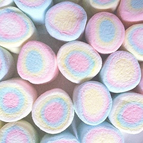 sweet, aesthetic, and pastel afbeelding Pastel Kidcore, Soft Kidcore, Pastel Candy, Sweet Like Candy, Rainbow Aesthetic, Candy Girl, Kawaii Food, Cute Desserts, Aesthetic Colors