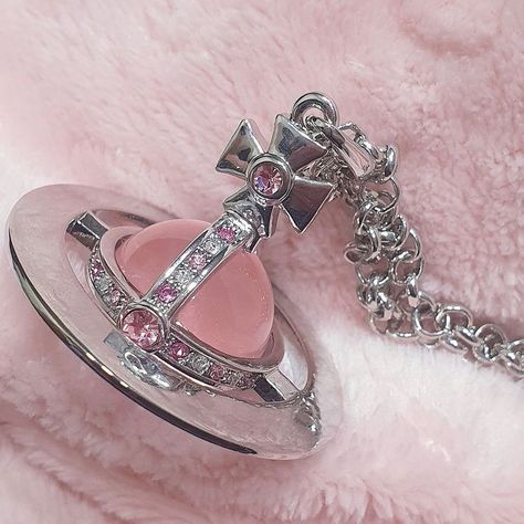 #pink #girly #necklace #viviennewestwood Nana Core, Winter Wishlist, Journal Prints, Shoujo Girl, Me Up, Vivienne Westwood Jewellery, 일본 패션, Jewelry Accessories Ideas, Dope Jewelry