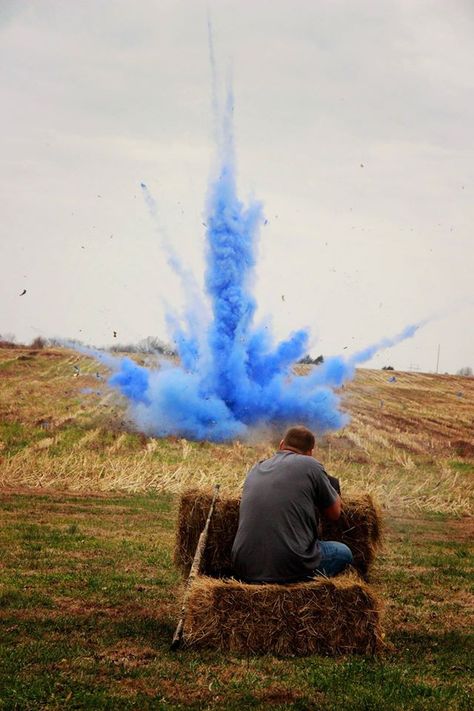 Tannerite and chalk gender reveal - Lauren Cook Photography Baby Reveal Pictures, Simple Pregnancy Announcement, Pregnancy Gender, Pregnancy Gender Reveal, Gender Announcements, Gender Reveal Ideas, Baby Reveal Party, Gender Party, Baby Gender Reveal Party