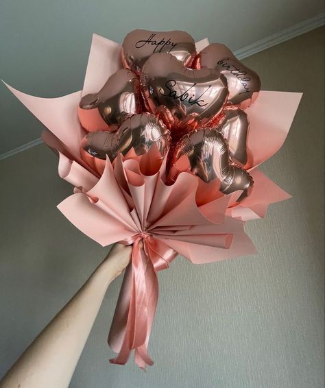 Valentines Bobo Balloon Ideas, Balloon Bouquet Ideas, Valentines Balloons Bouquet, Balloon Bouquet Diy, Diy Bouquet Wrap, Luxury Flower Bouquets, Valentines Balloons, Flower Bouquet Diy, Flower Gift Ideas