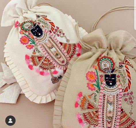 Photo By In Vogue - Trousseau Packers Lord Paintings, Crochet Potli Bag, Kutch Work Designs, Bead Bag, Thread Design, Potli Bag, Diy Bag Designs, Wedding Crafts Diy, Handmade Embroidery Designs