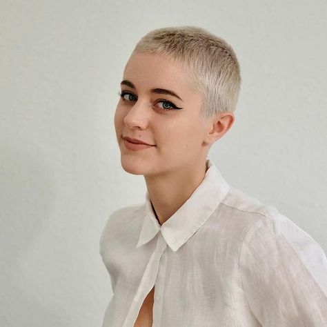 Short Buzzed Hair, Pixie Buzz Cut, Long Buzz Cut, Buzzed Hair Women, Buzz Cut Women, Shaved Hair Women, Buzz Cut Hairstyles, Short Shaved Hairstyles, Ferrari Dino