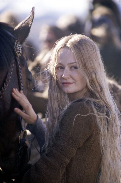 Prettyyyyyy <3 I love Éowyn so much, she is so perfect and like... like.... omg <3 Lord Of Rings, Grand Prince, Beau Film, The Hobbit Movies, Bolshoi Ballet, Into The West, The Boogeyman, Shield Maiden, The Two Towers