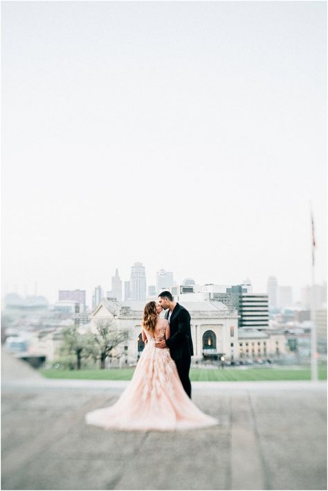 Liberty Memorial Kansas City, Kc Union Station Engagement Photos, Kansas City Engagement Photos, Quince Photos, Downtown Photoshoot, Wedding Photos Ideas, Engagement Shoot Ideas, Country Engagement Pictures, Downtown Photography