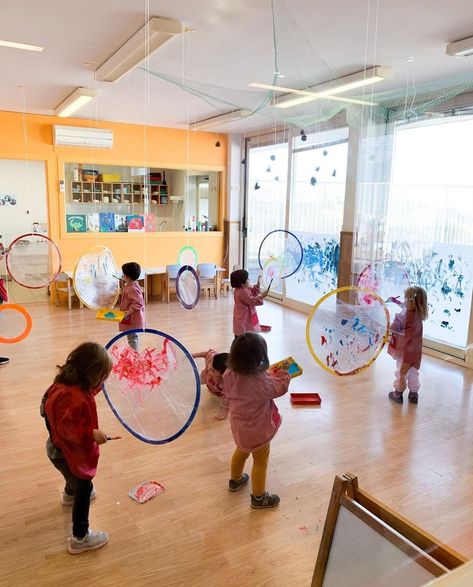 Montessori Kindergarten, Waldorf Montessori, Reggio Classroom, Eyfs Activities, Nursery Activities, Toddler Classroom, Childcare Activities, Painting Activities, Daycare Activities