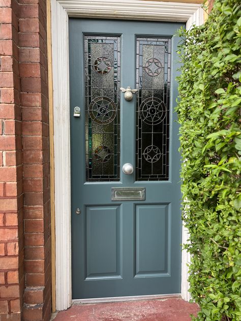 Farrow And Ball Inchyra Blue, Victorian Front Door, Door Colour, Warm Paint Colors, Inchyra Blue, Victorian Terraced House, Blue Front Door, Beautiful Front Doors, Door Colors