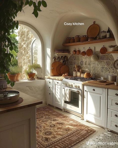 Spanish Style Kitchen, Desain Pantry, Italian House, Dream Life House, Interior Design Per La Casa, Spanish Style Home, Casa Vintage, Italian Home, Dream House Rooms