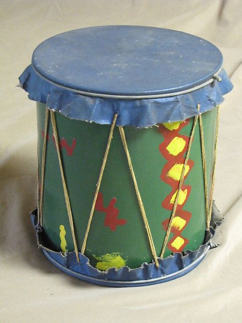 Easter Art Projects, Toy Drum, Pop Goes The Weasel, Thumb Piano, Tin Tin, Japanese Toys, Noise Makers, Tin Toys, Drum Kits