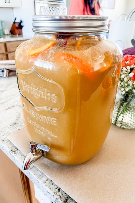 The best drink dispenser for small and large gatherings! Party Drink Dispenser, Drink Dispenser Recipes, Apple Cider Punch Recipes, Refreshing Punch, Big Family Gathering, Cider Punch, Scream Christmas, Cider Mimosas, Apple Cider Punch