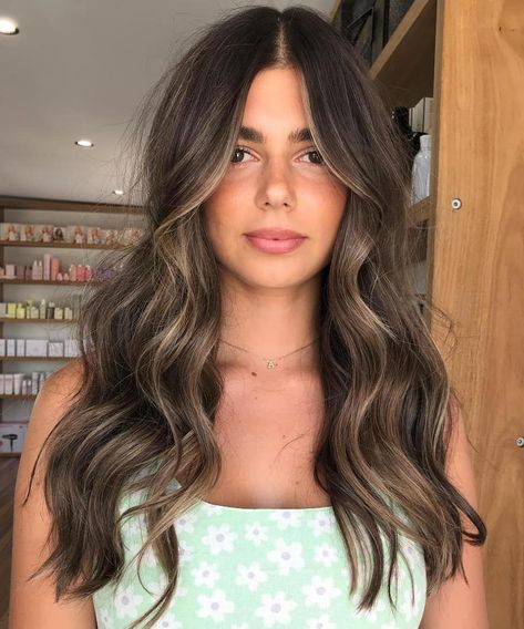 Trendy Summer Hair Colors For 2021 | Balayage Curtain Bangs, Hair Contouring, Brown Hair Inspo, Brunette Hair With Highlights, Brunette Balayage Hair, Brown Hair Balayage, Highlights Brown Hair, Summer Hair Color For Brunettes, Balayage Brunette