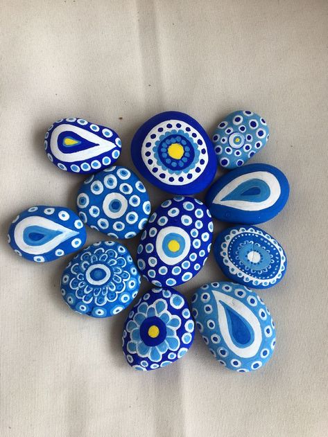 Arte Aesthetic, Evil Eye Art, Diy Rock Art, Mandala Rock Art, Stone Art Painting, Painted Rocks Craft, Art Animation, Painted Rocks Diy, Rock Painting Ideas Easy