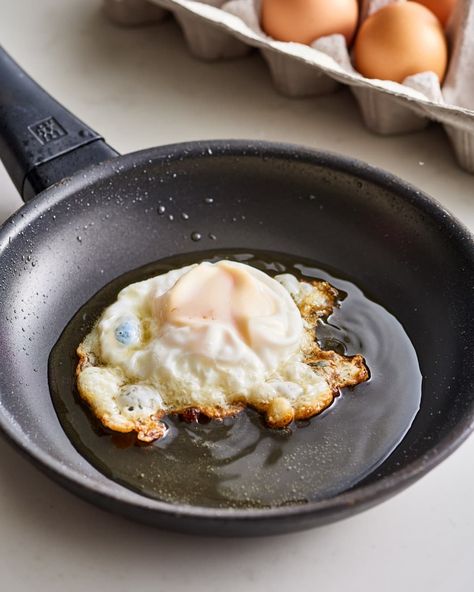 The Best Way to Fry an Egg | Kitchn Spanish Eggs, Fry An Egg, Cook Eggs, Hp Sauce, Huevos Fritos, Feel Good Food, Fried Eggs, Egg Dish, Savory Breakfast