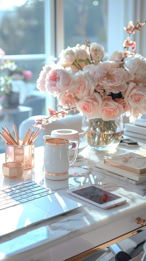 Beautiful Home Office, Pink Office Decor, White Office Decor, Girly Office, Feminine Home Offices, Work Office Decor, Cozy Home Office, Pink Office, Deco Rose