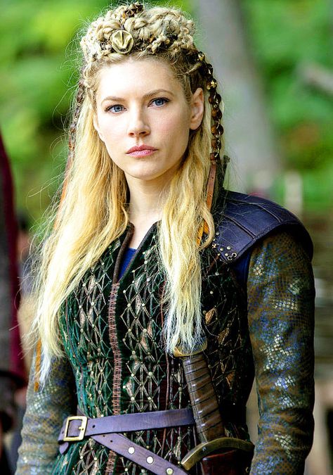 Vikings History Katheryn Winnick Vikings, Lagertha Lothbrok, Lagertha Vikings, Ragnar Vikings, Viking Pictures, Lagertha Hair, Vikings Lagertha, Viking Queen, Viking Warrior Woman