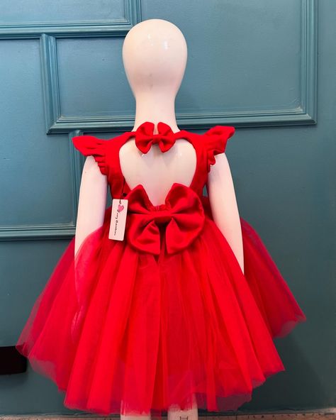 The reddest red you’ve ever seen! Peep the back 😍😍😍 perfect for your next photoshoot, wedding, church or any glam occasion really. Send a DM to order or shop on the website. #kidsfashion #kidsclothing #childrensclothing #childrensfashion Red Dresses For Kids, Children Wears, Red Baby Dress, Casual Chiffon Dress, Ankara Maxi Dress, Designer Kids Wear, Children Dress, Photoshoot Wedding