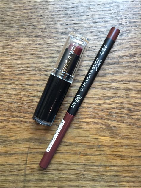 Wet n Wild megalast lipstick Cherry Bomb and trend It Up Contour & Glide lipliner 480 Wet N Wild Lip Liner, Lipstick Guide, Wet N Wild Lipstick, Beauty Routine Tips, Make Up Inspo, Massage Tools, Cute Makeup Looks, Elegant Nails, Pretty Makeup