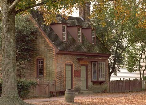 Mary Stith House Williamsburg Brick Structure, Colonial Williamsburg Va, Colonial Williamsburg Virginia, Brick Houses, Colonial Life, Farmhouse Architecture, Martha Washington, Colonial Times, Williamsburg Virginia