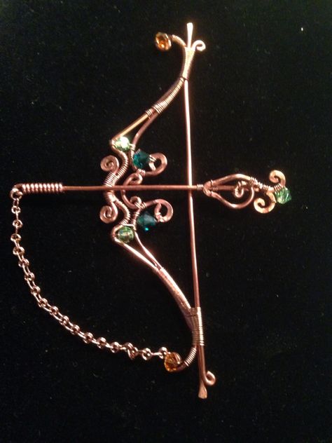 Wire Bow And Arrow, Bow And Arrow Jewelry, Nature Bow And Arrow, Wire Arrow, Wire Jewelery, Wire Wrap Jewelry Designs, Wire Wrapped Jewelry Diy, Wire Jewelry Designs, Bow And Arrow